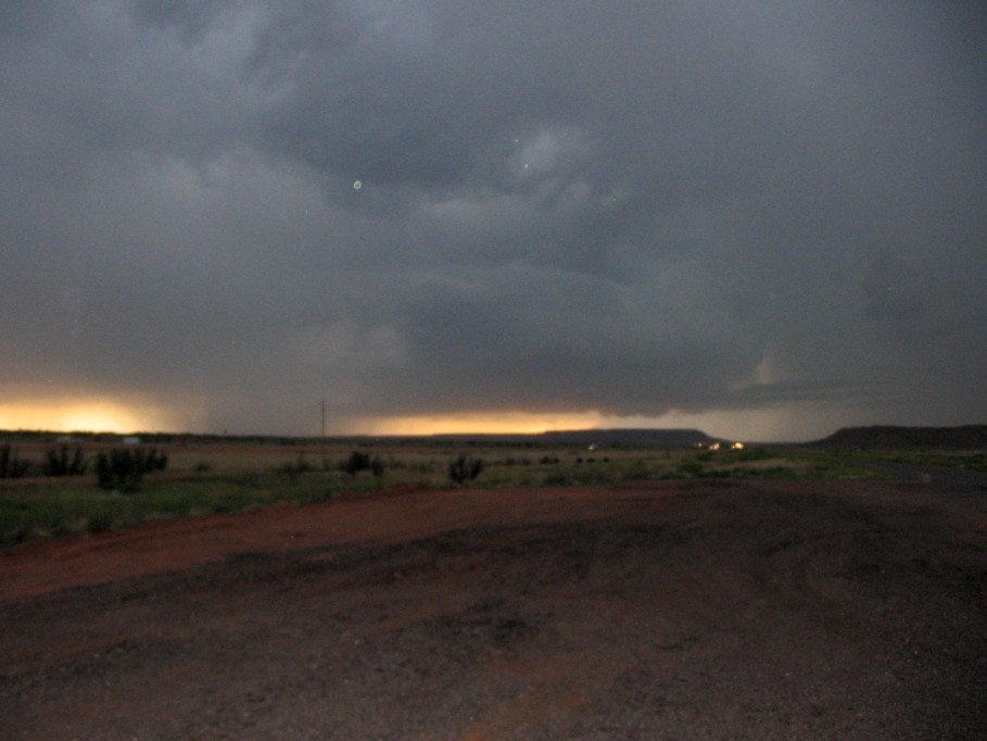 wallcloud thunderstorm_wall_cloud : near Newkirk, New Mexico, USA   25 May 2005