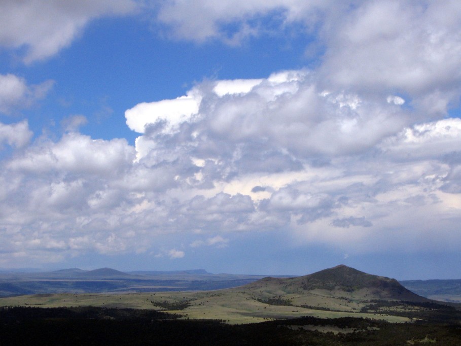 thunderstorm cumulonimbus_incus : N of Des Moines, New Mexico, USA   30 May 2005