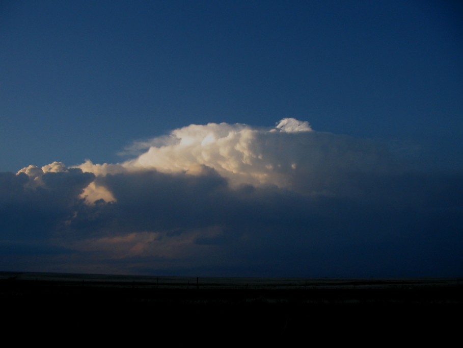 thunderstorm cumulonimbus_incus : SE of Des Moines, New Mexico, USA   30 May 2005