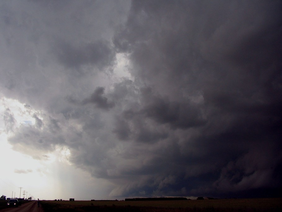 cumulonimbus supercell_thunderstorm : near Dimmit, Texas, USA   31 May 2005