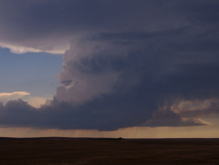 wallcloud thunderstorm_wall_cloud : E of Wanblee, South Dakota, USA   7 June 2005