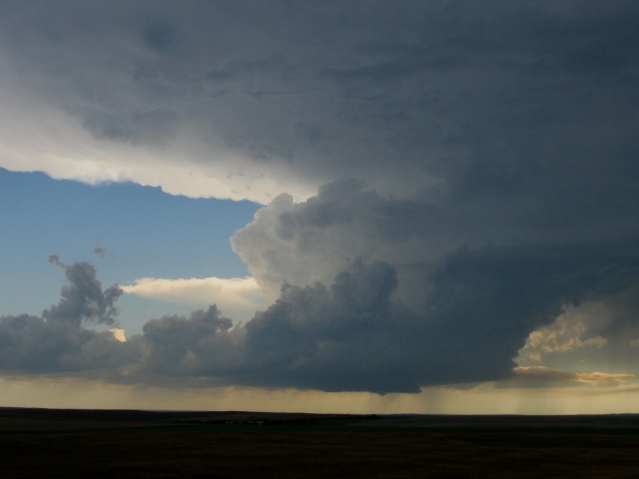 cumulonimbus supercell_thunderstorm : E of Wanblee, South Dakota, USA   7 June 2005