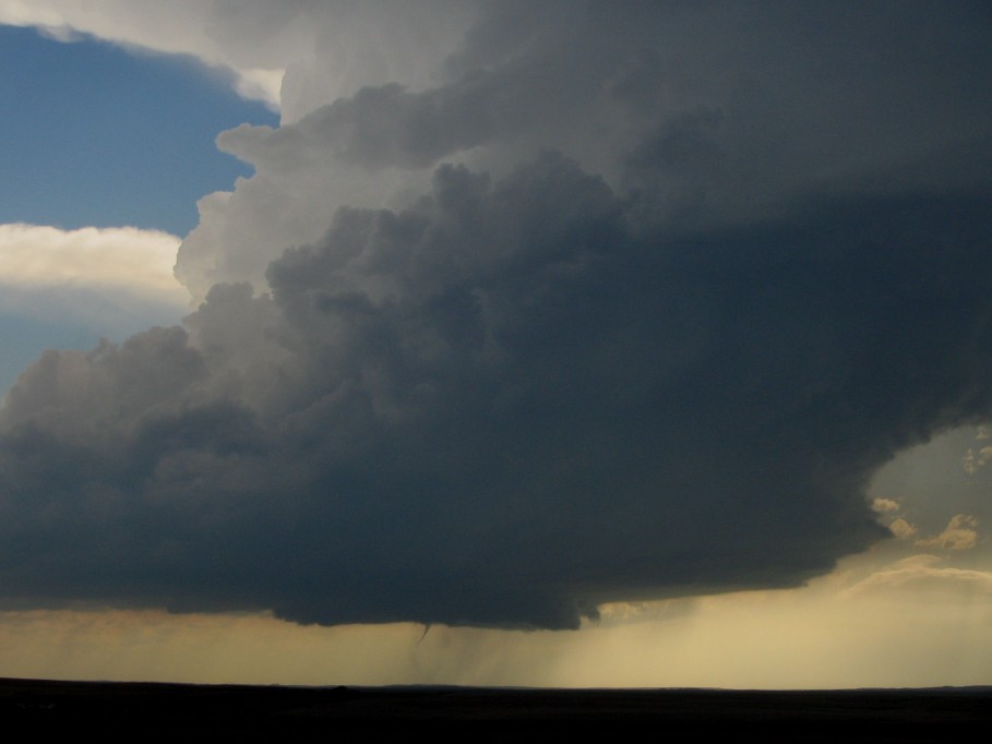 cumulonimbus supercell_thunderstorm : E of Wanblee, South Dakota, USA   7 June 2005