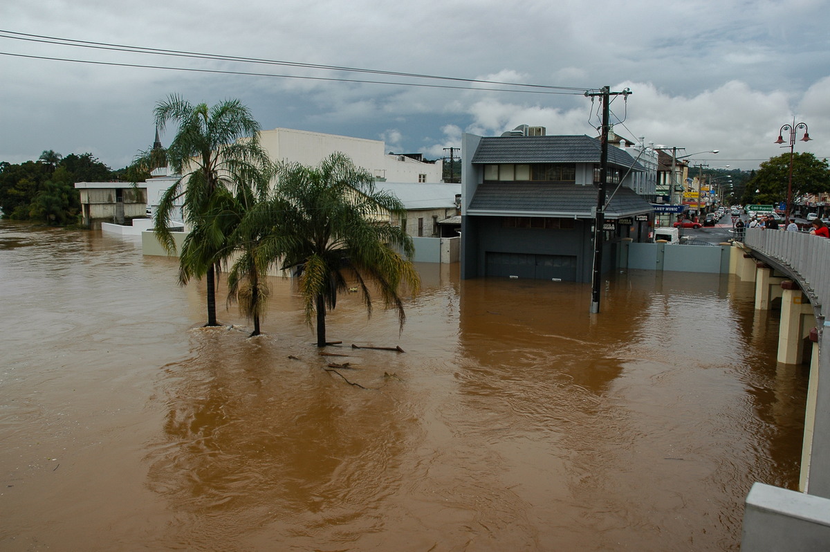 flashflooding flood_pictures : Lismore, NSW   30 June 2005