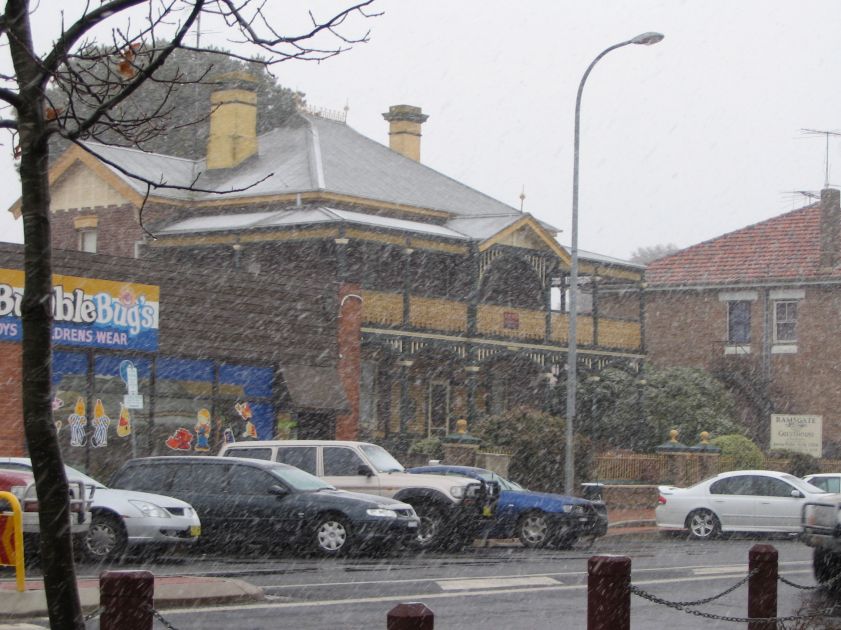 snow snow_pictures : Oberon, NSW   10 August 2005