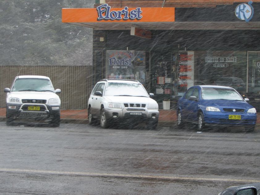 snow snow_pictures : Oberon, NSW   10 August 2005