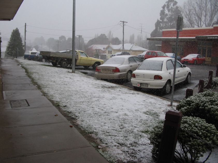 snow snow_pictures : Oberon, NSW   10 August 2005