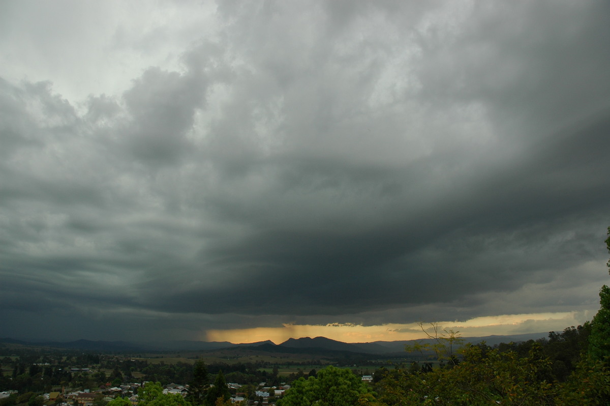 cumulonimbus thunderstorm_base : Kyogle, NSW   27 September 2005