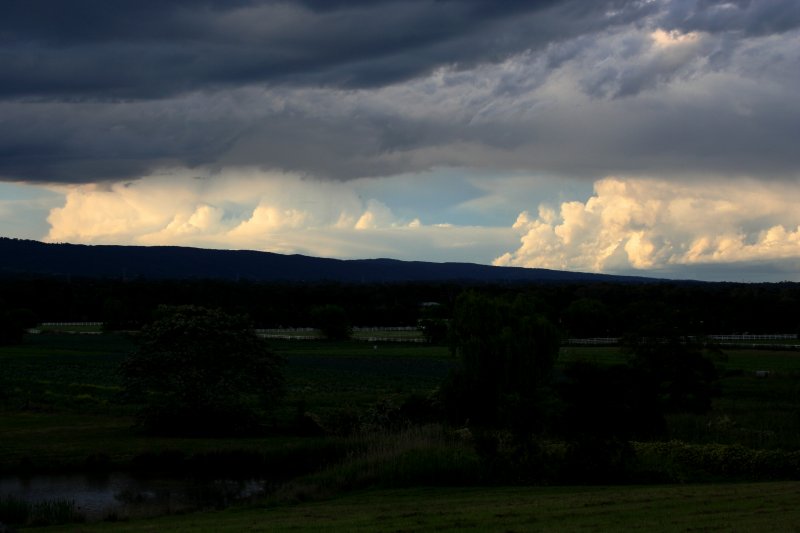 thunderstorm cumulonimbus_incus : Castlereagh, NSW   21 October 2005