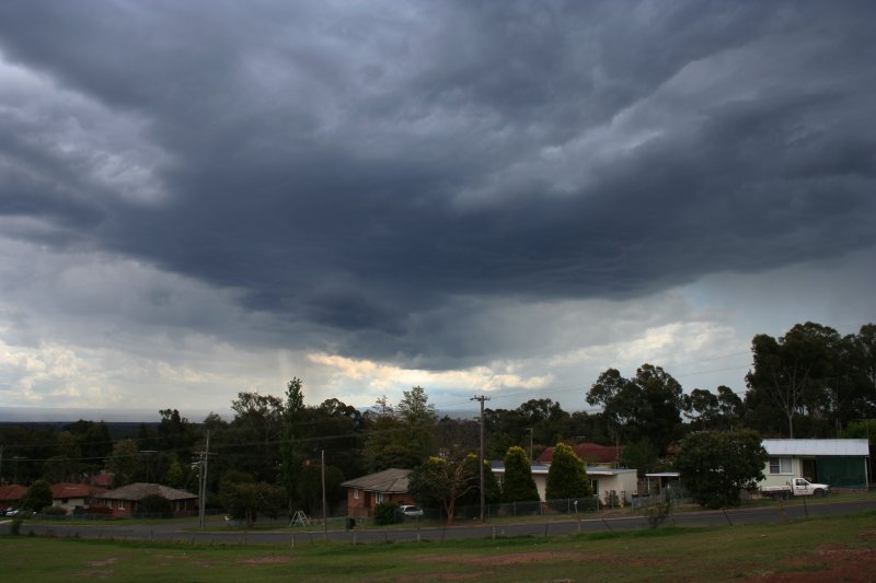 cumulonimbus thunderstorm_base : Riverstone, NSW   22 October 2005