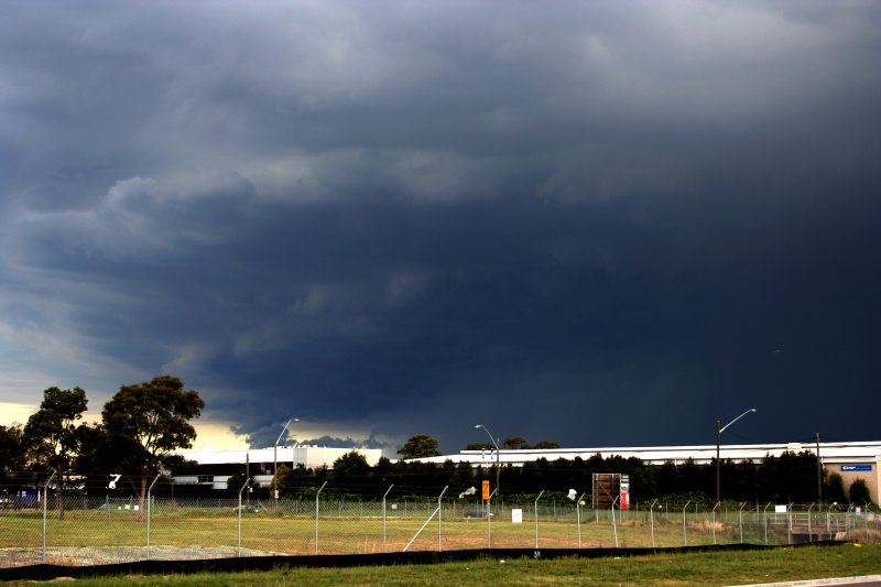 cumulonimbus thunderstorm_base : Bankstown Airport, NSW   22 October 2005