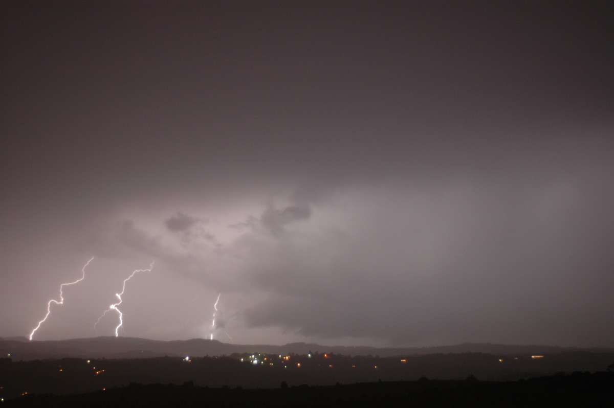 lightning lightning_bolts : McLeans Ridges, NSW   24 October 2005