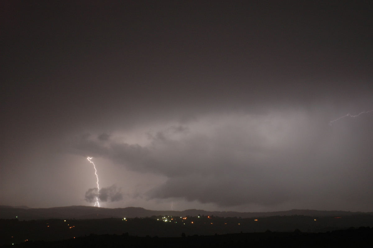 lightning lightning_bolts : McLeans Ridges, NSW   24 October 2005