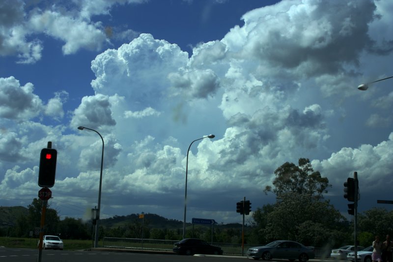 thunderstorm cumulonimbus_incus : Tamworth, NSW   27 October 2005