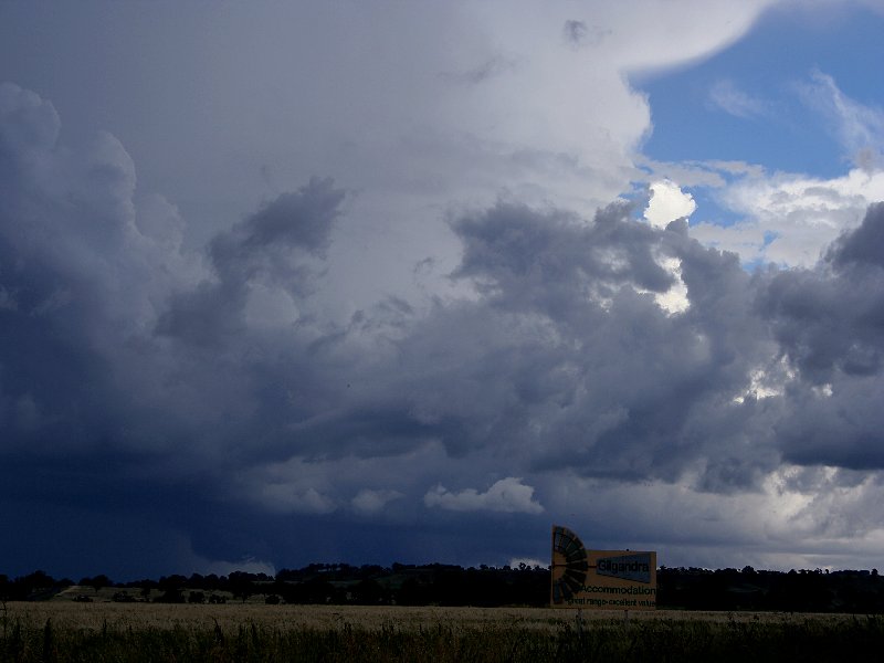 cumulonimbus thunderstorm_base : S of Coonabarabran, NSW   25 November 2005