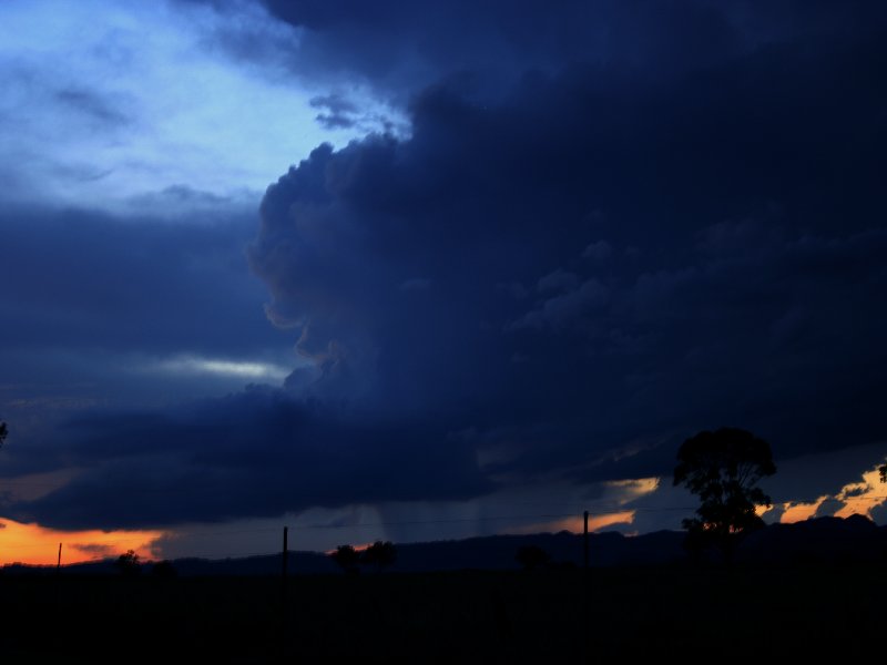 thunderstorm cumulonimbus_incus : Coonabarabran, NSW   25 November 2005