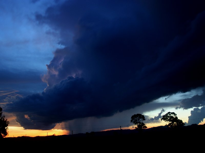 thunderstorm cumulonimbus_incus : Coonabarabran, NSW   25 November 2005