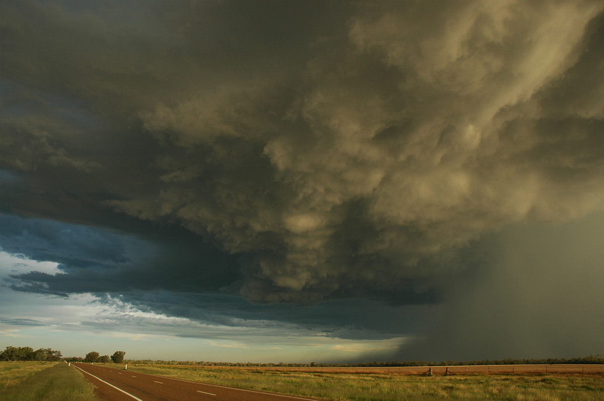 microburst micro_burst : Collarenabri, NSW   26 November 2005