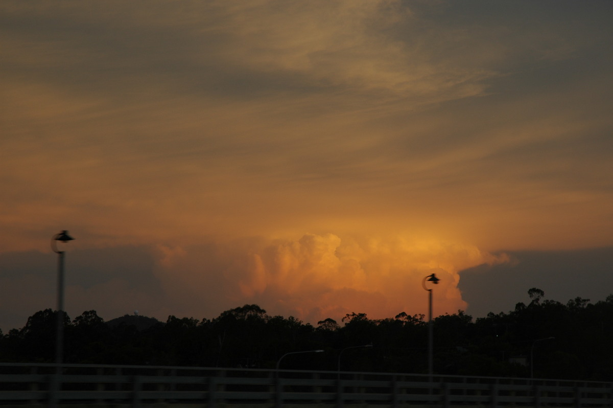 thunderstorm cumulonimbus_incus : S of Brisbane, QLD   27 November 2005