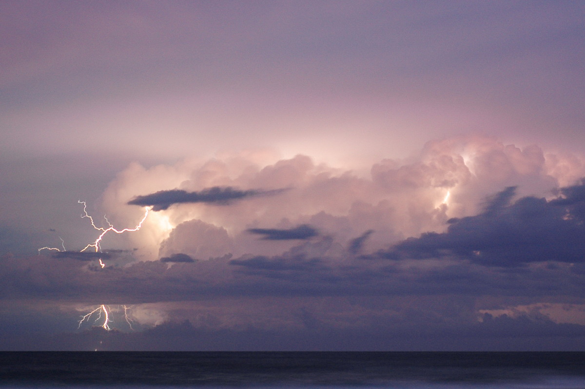 lightning lightning_bolts : Gold Coast, QLD   27 November 2005