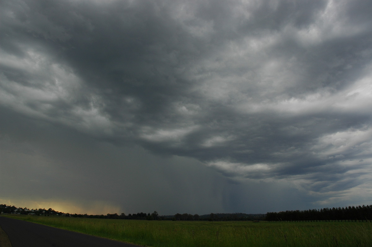 cumulonimbus thunderstorm_base : Kyogle, NSW   13 December 2005