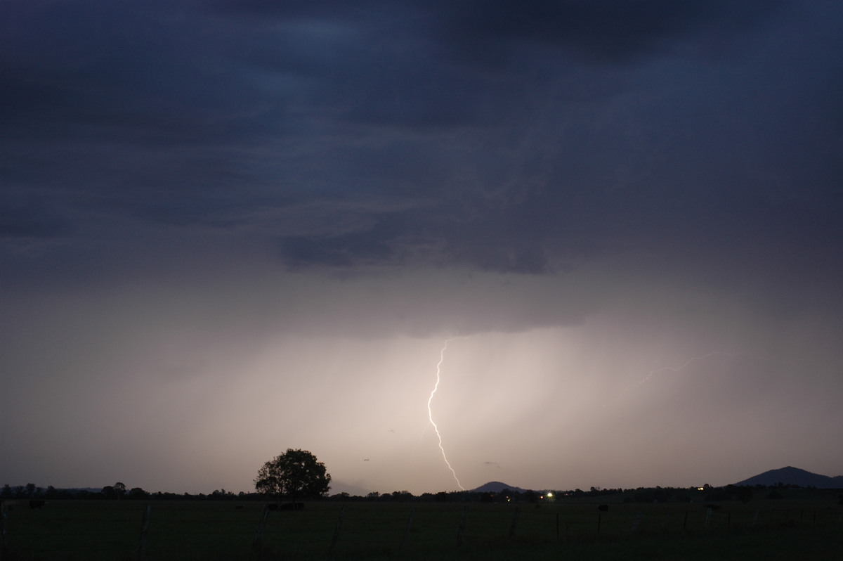 lightning lightning_bolts : near Casino, NSW   13 December 2005