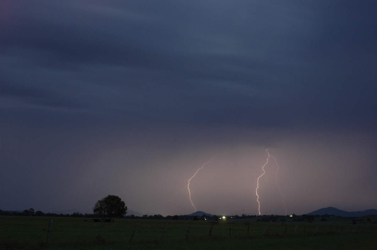 lightning lightning_bolts : near Casino, NSW   13 December 2005