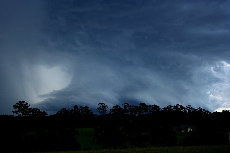 cumulonimbus supercell_thunderstorm : near Nabiac, NSW   17 December 2005