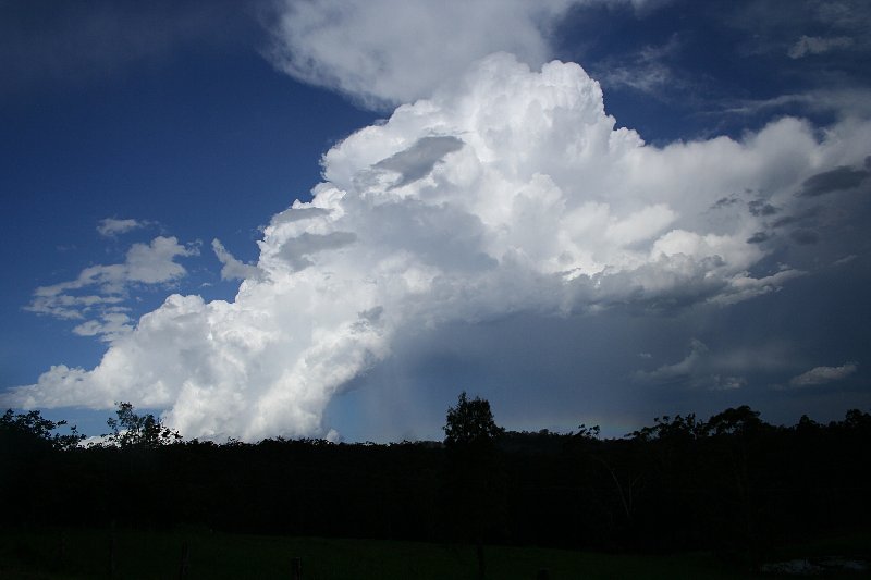 thunderstorm cumulonimbus_incus : near Nabiac, NSW   17 December 2005