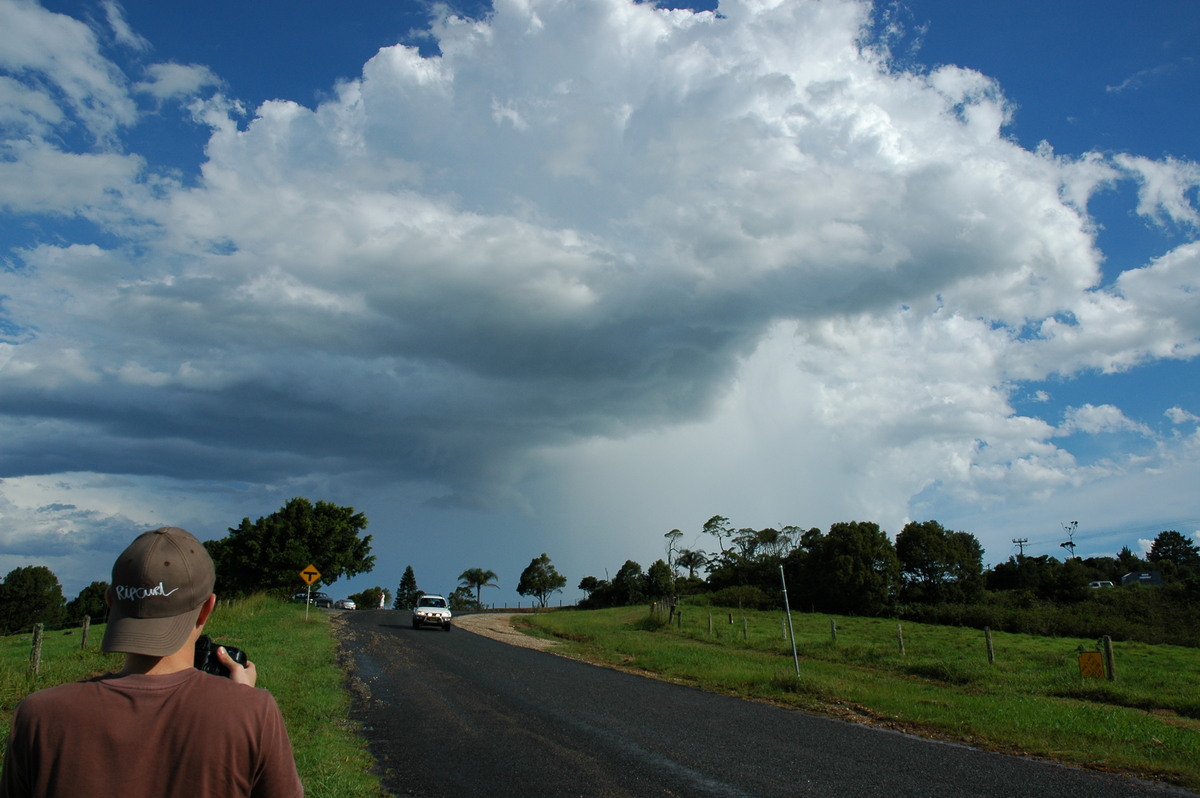 thunderstorm cumulonimbus_calvus : Saint Helena, NSW   17 December 2005