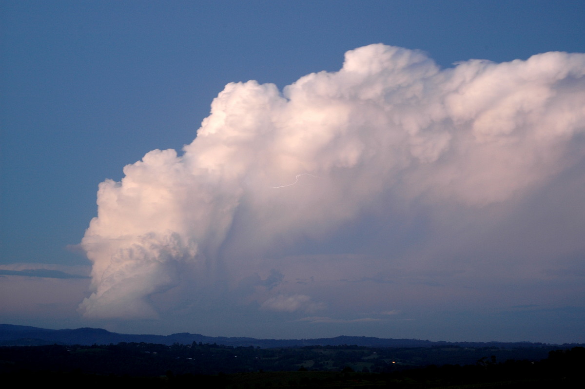 updraft thunderstorm_updrafts : McLeans Ridges, NSW   17 December 2005