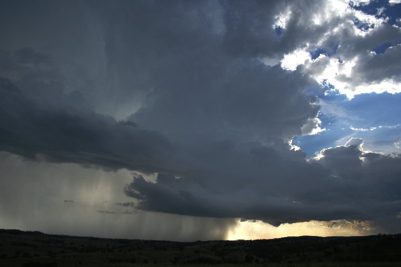 cumulonimbus thunderstorm_base : near Yarraman, Qld   26 December 2005