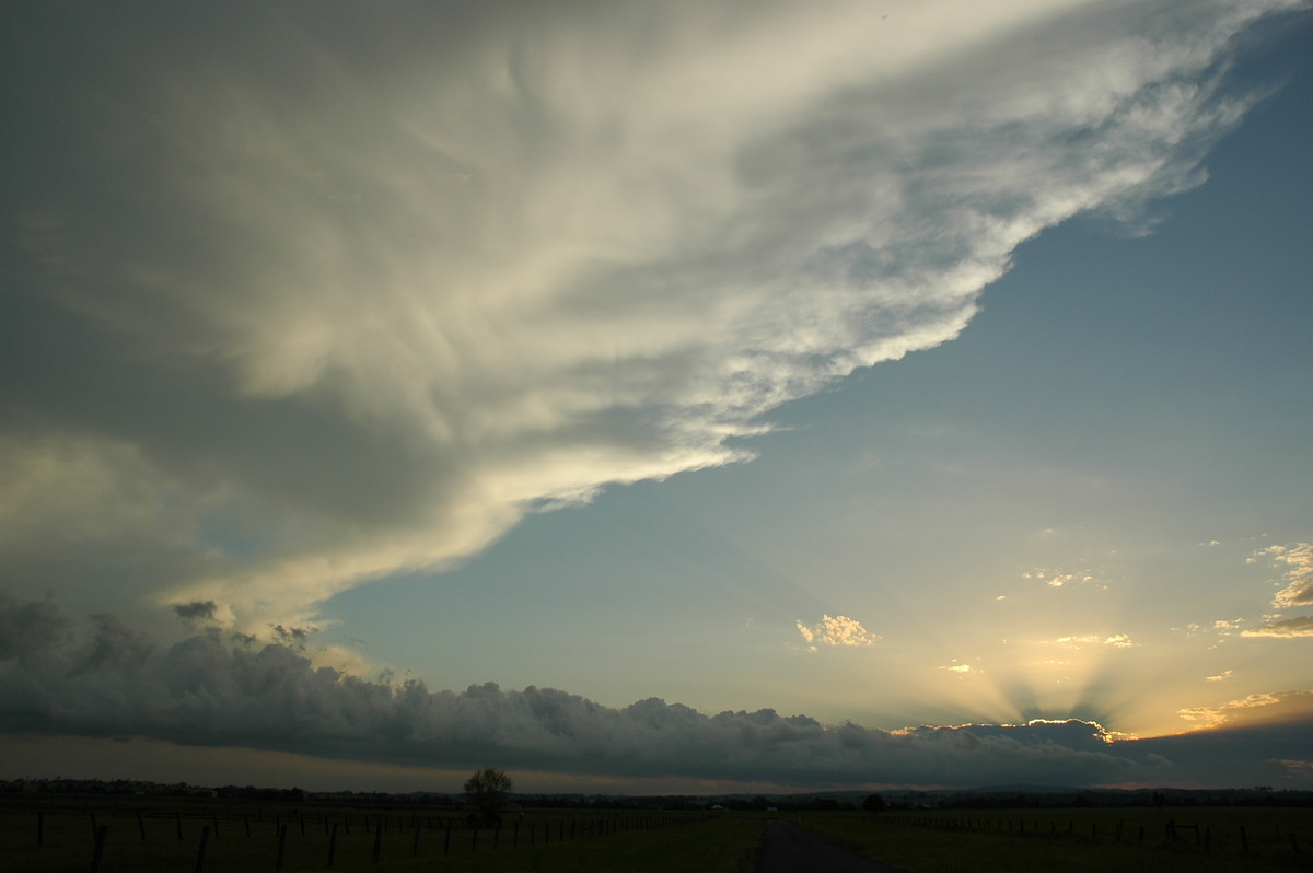 anvil thunderstorm_anvils : near Casino, NSW   27 December 2005