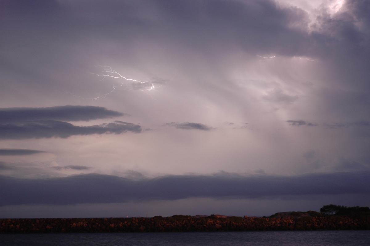 lightning lightning_bolts : Ballina, NSW   28 December 2005