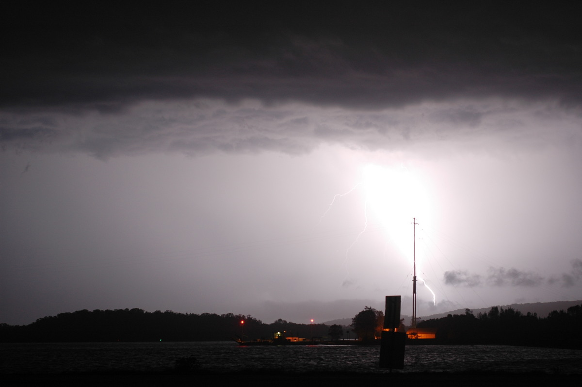 lightning lightning_bolts : Ballina, NSW   28 December 2005