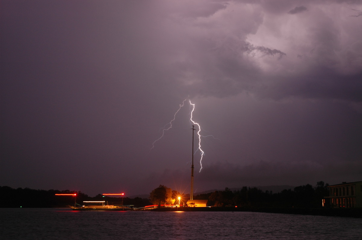 lightning lightning_bolts : Ballina, NSW   28 December 2005