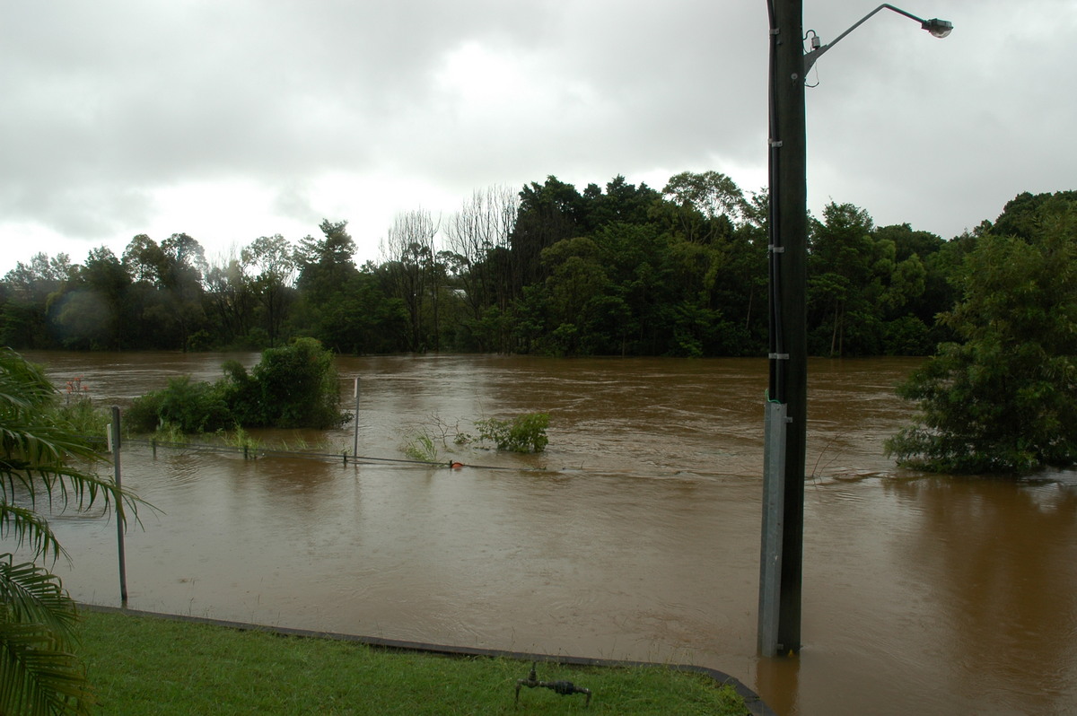 flashflooding flood_pictures : Lismore, NSW   20 January 2006