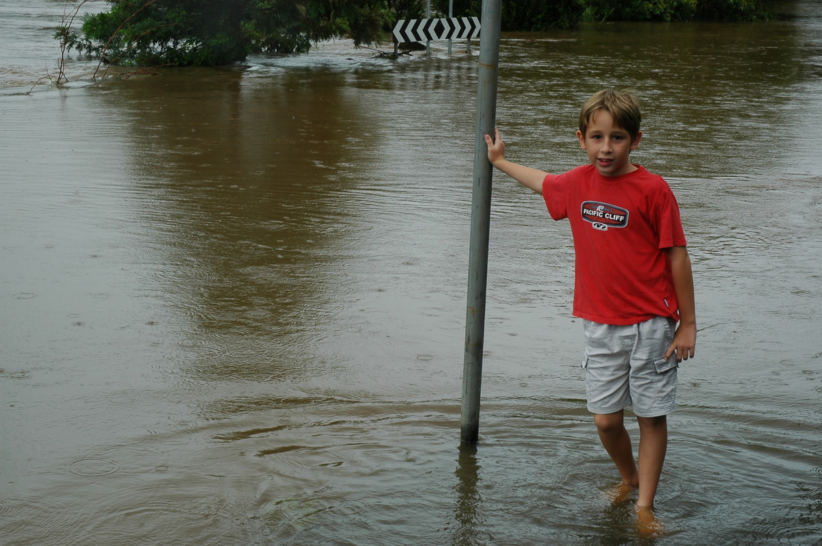 flashflooding flood_pictures : Lismore, NSW   20 January 2006