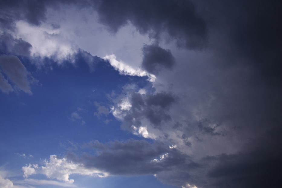 updraft thunderstorm_updrafts : near Mudgee, NSW   24 January 2006