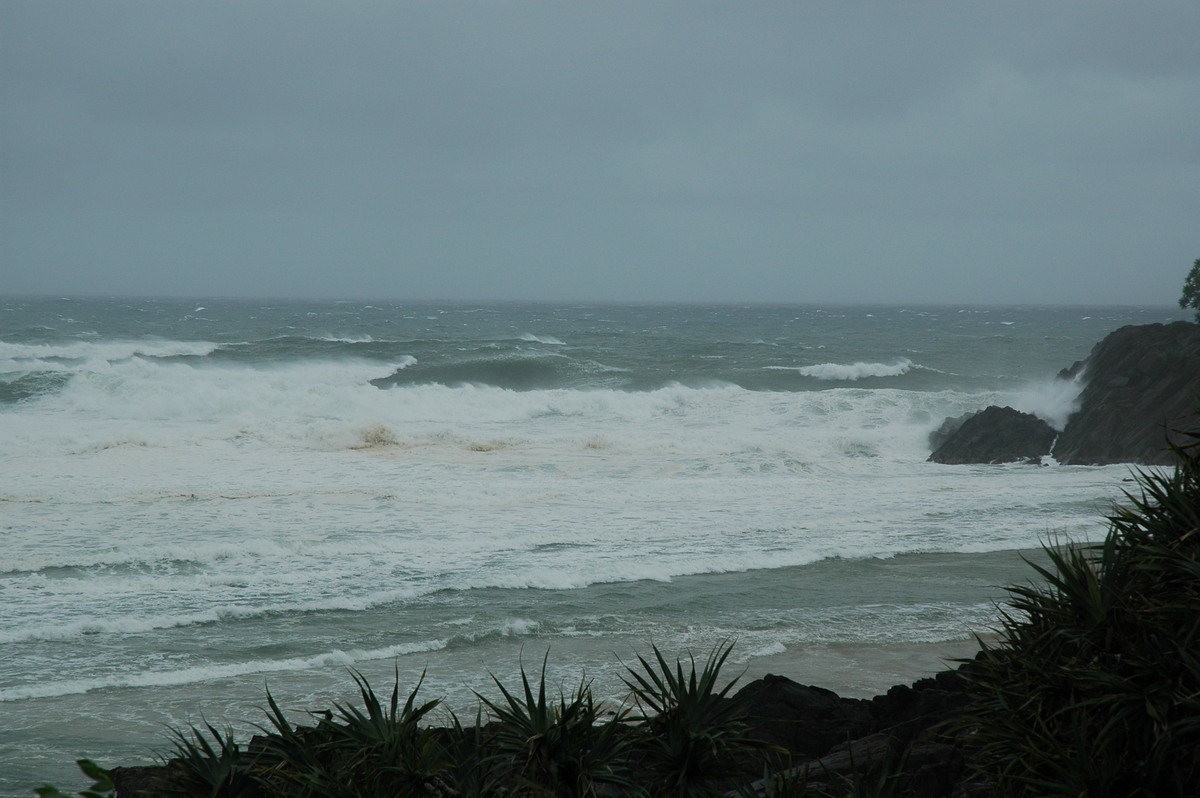 strongwind strong_wind : Hastings Point, NSW   4 March 2006