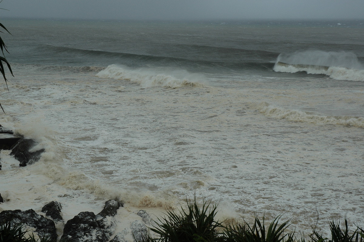 strongwind strong_wind : Coolangatta, QLD   4 March 2006