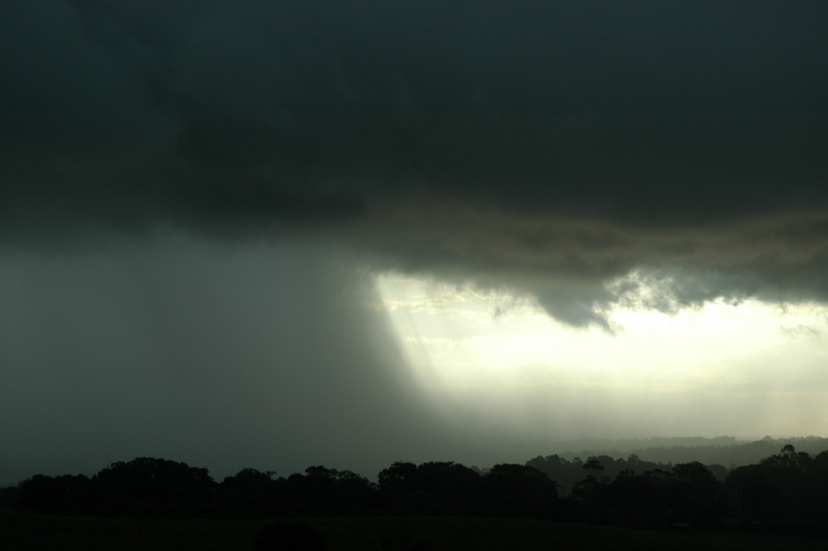 microburst micro_burst : Saint Helena, NSW   4 April 2006