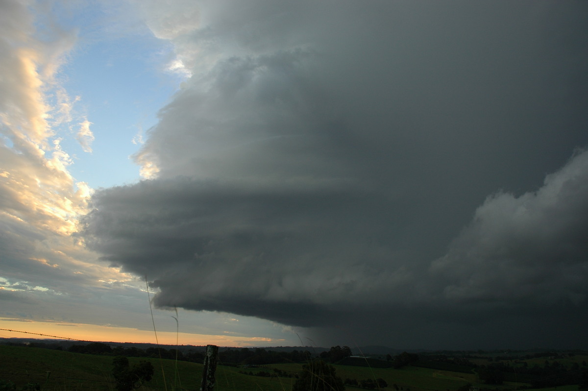 cumulonimbus thunderstorm_base : Saint Helena, NSW   4 April 2006