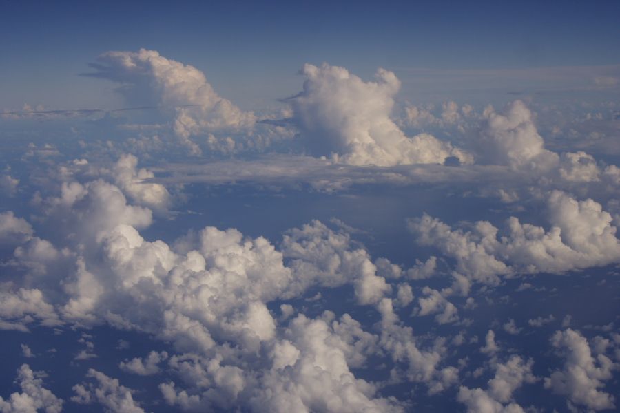 cloudsflying clouds_taken_from_plane : E of NSW, Pacific Ocean   14 April 2006