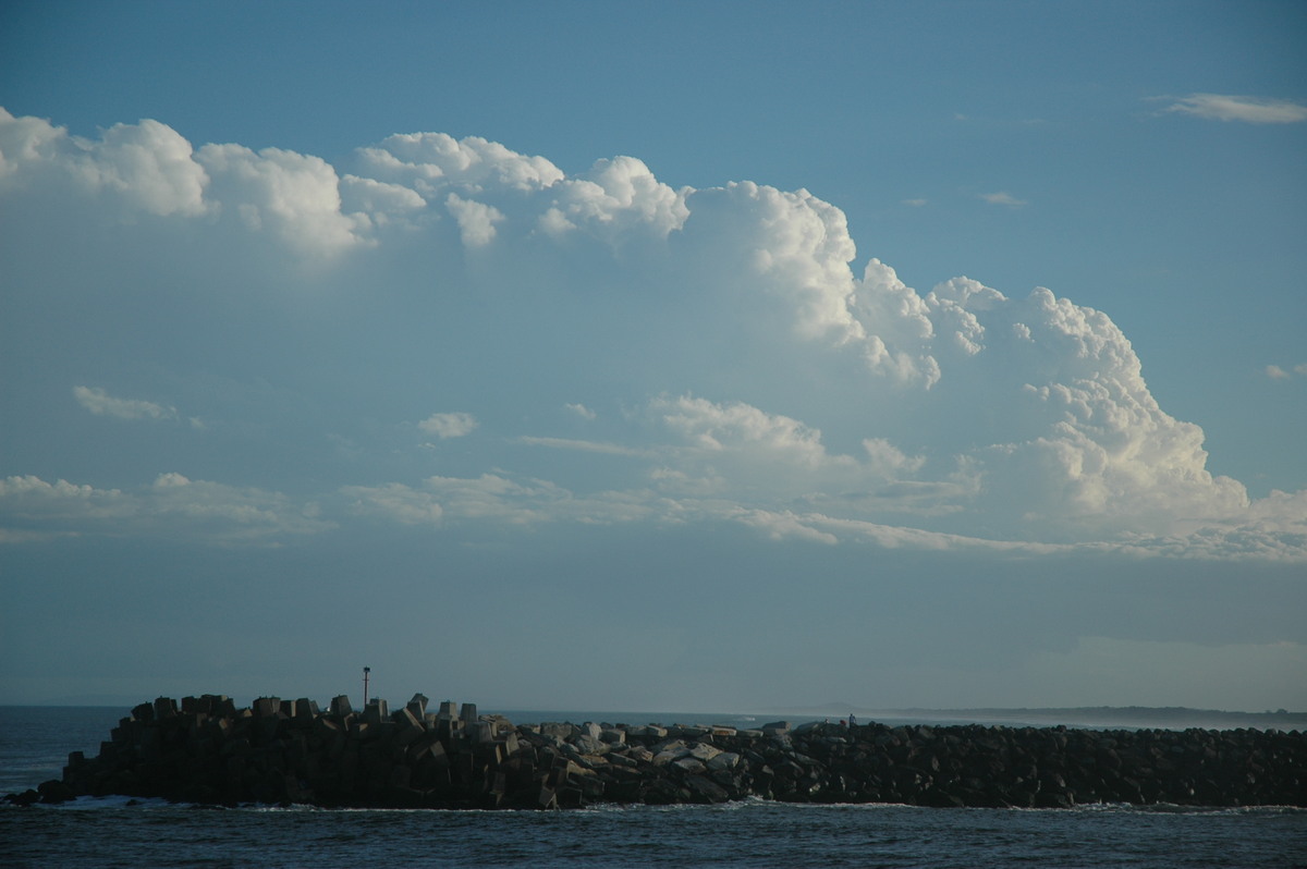 thunderstorm cumulonimbus_calvus : Ballina, NSW   15 April 2006