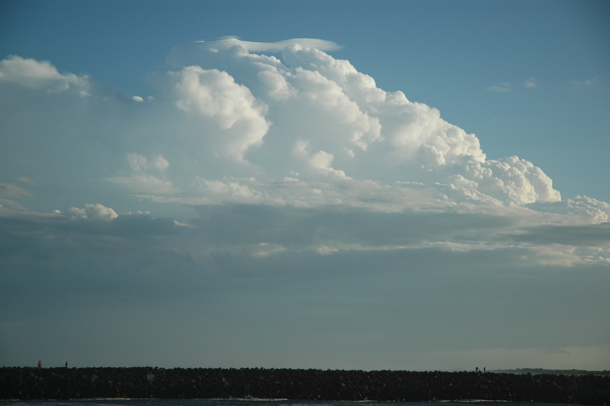 thunderstorm cumulonimbus_calvus : Ballina, NSW   15 April 2006