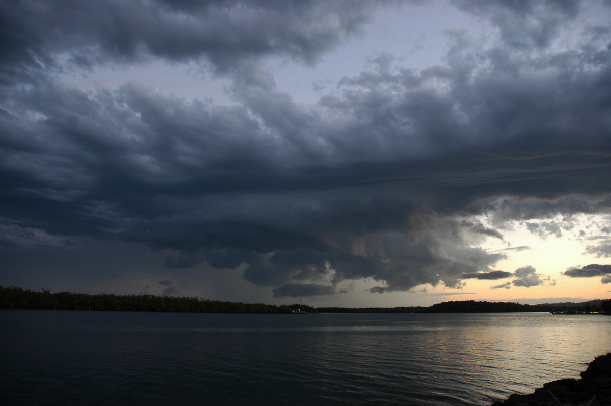 cumulonimbus thunderstorm_base : Ballina, NSW   15 April 2006