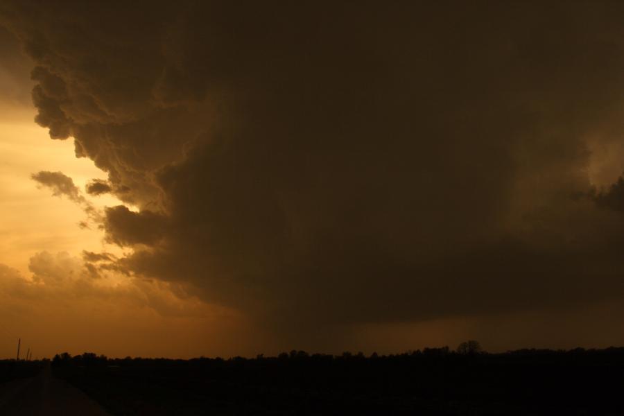 cumulonimbus supercell_thunderstorm : near Chillicothe, Missouri, USA   18 April 2006