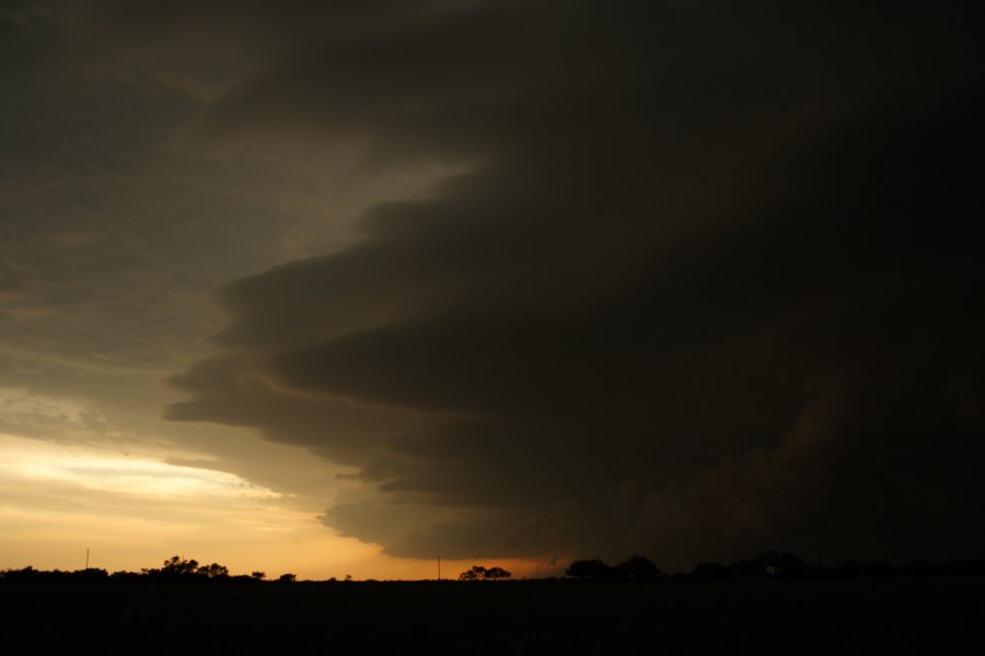 cumulonimbus thunderstorm_base : Jayton, Texas, USA   3 May 2006