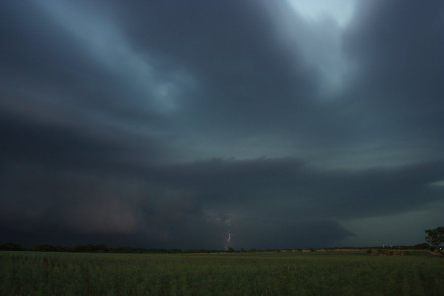 cumulonimbus supercell_thunderstorm : Jayton, Texas, USA   3 May 2006